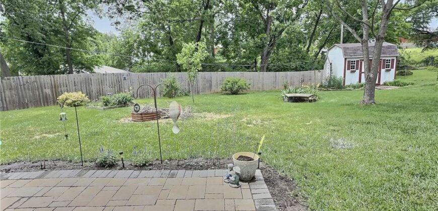 7010 N Wyandotte Street, Gladstone, MO 64118