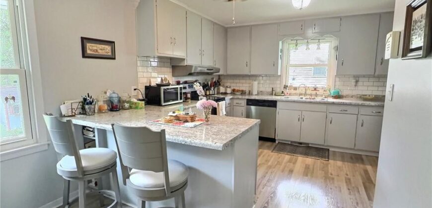 7010 N Wyandotte Street, Gladstone, MO 64118