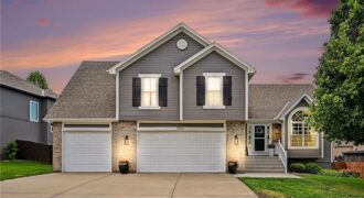 18106 Guinevere Court, Smithville, MO 64089