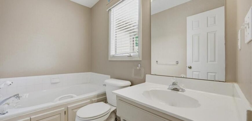 4807 NW 59th Court, Kansas City, MO 64151