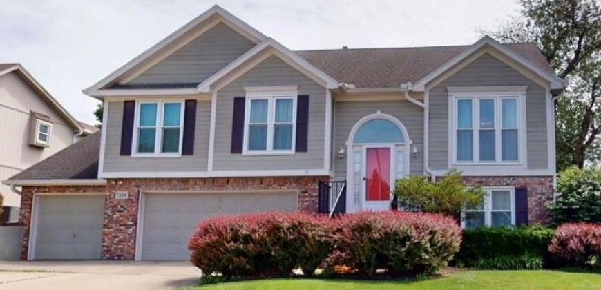 3105 NW 57th Street, Kansas City, MO 64151
