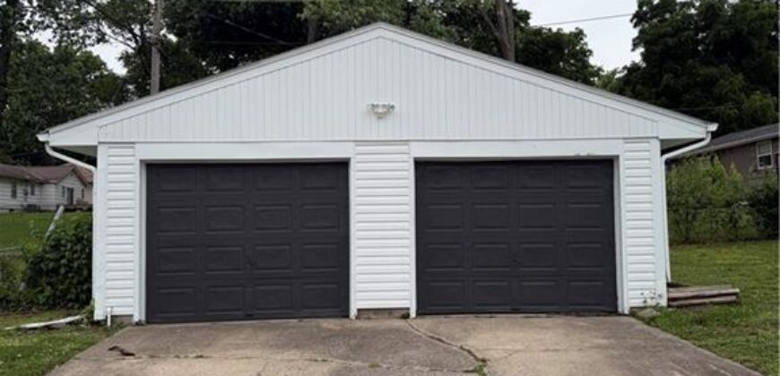 907 NE 61st Street, Kansas City, MO 64118