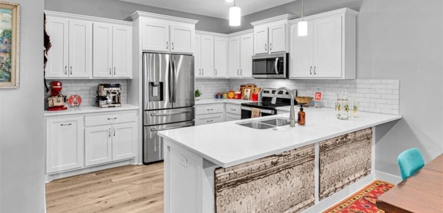 703 Ridge Drive, Smithville, MO 64089