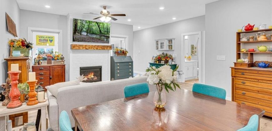 703 Ridge Drive, Smithville, MO 64089