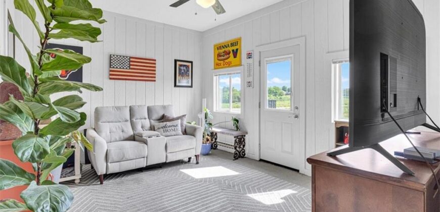 703 Ridge Drive, Smithville, MO 64089