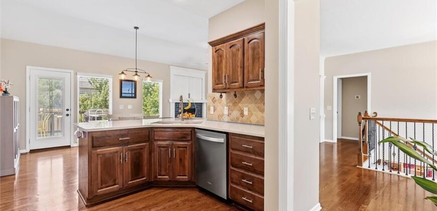 9704 N Donnelly Avenue, Kansas City, MO 64157