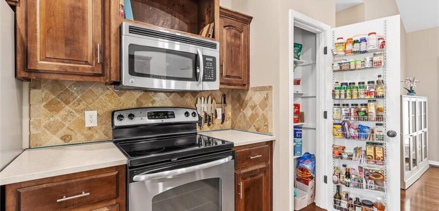 9704 N Donnelly Avenue, Kansas City, MO 64157
