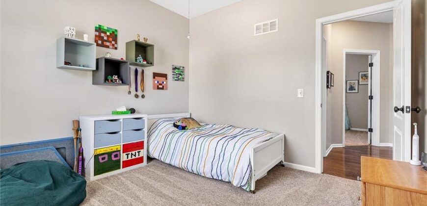 9704 N Donnelly Avenue, Kansas City, MO 64157