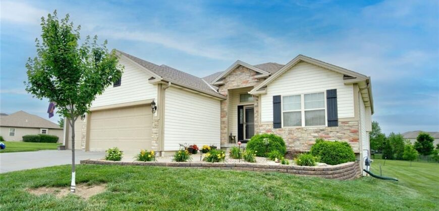 13305 N Copper Ridge Drive, Platte City, MO 64079