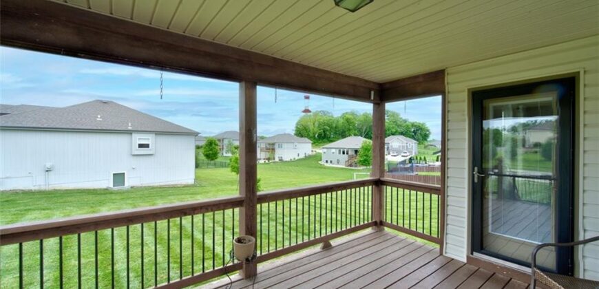 13305 N Copper Ridge Drive, Platte City, MO 64079
