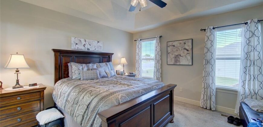 13305 N Copper Ridge Drive, Platte City, MO 64079
