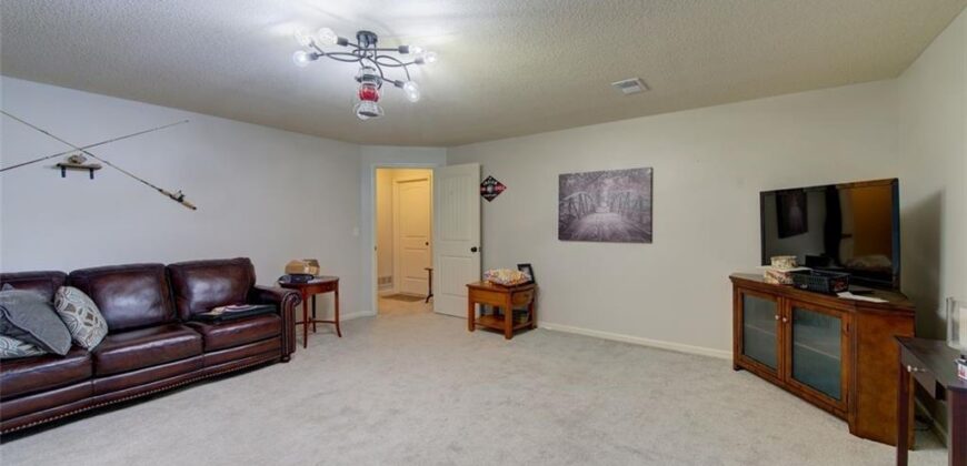 13305 N Copper Ridge Drive, Platte City, MO 64079