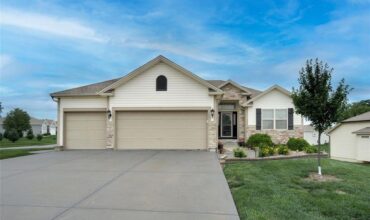 13305 N Copper Ridge Drive, Platte City, MO 64079