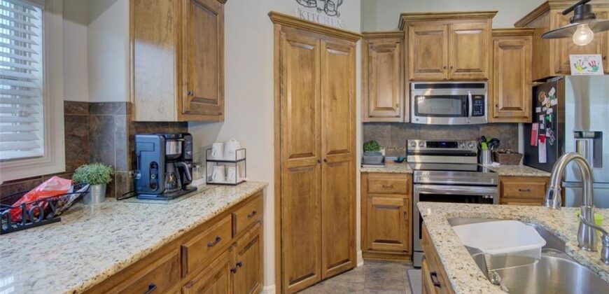 13305 N Copper Ridge Drive, Platte City, MO 64079