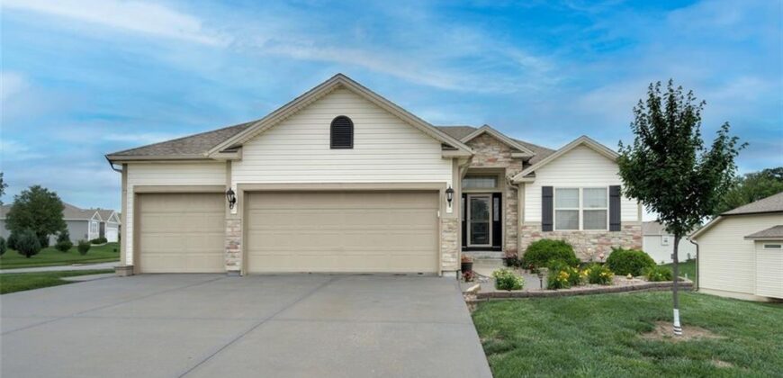 13305 N Copper Ridge Drive, Platte City, MO 64079