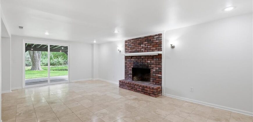 9606 N Charlotte Street, Kansas City, MO 64155