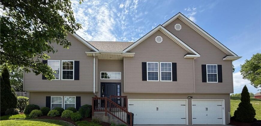 27175 Webster Court, Weston, MO 64098