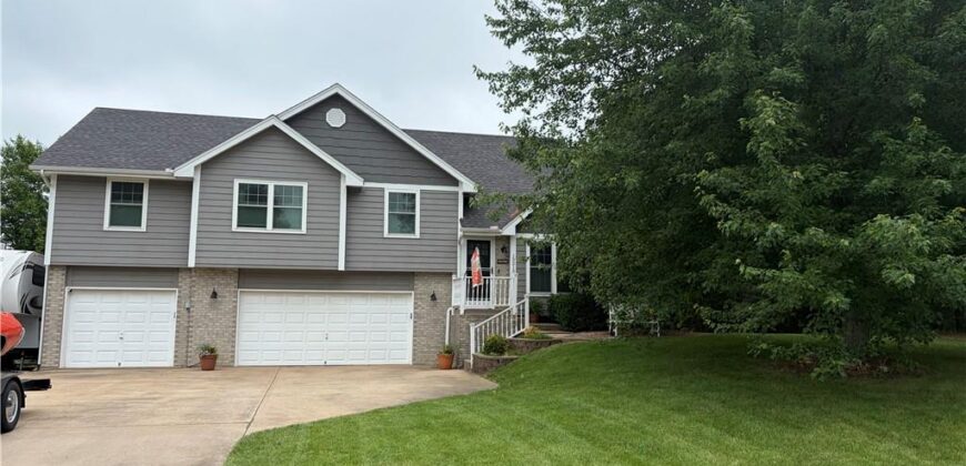 15215 TERRA PULCHRA Drive, Smithville, MO 64089