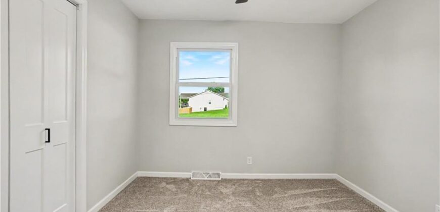 305 Hawthorne Street, Smithville, MO 64089
