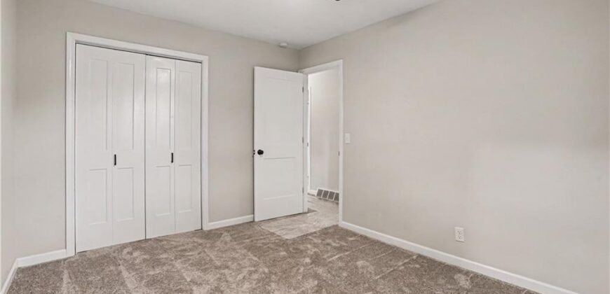 305 Hawthorne Street, Smithville, MO 64089