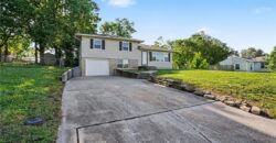 305 Hawthorne Street, Smithville, MO 64089