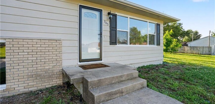 305 Hawthorne Street, Smithville, MO 64089