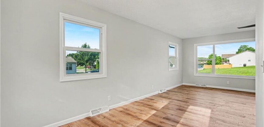 305 Hawthorne Street, Smithville, MO 64089
