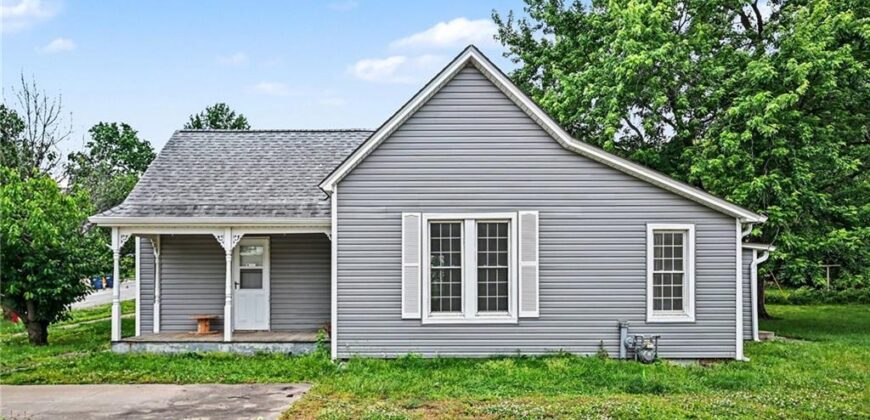 308 S Bridge Street, Smithville, MO 64089