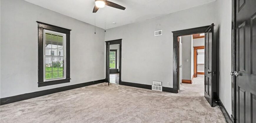 308 S Bridge Street, Smithville, MO 64089