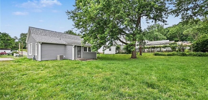 308 S Bridge Street, Smithville, MO 64089