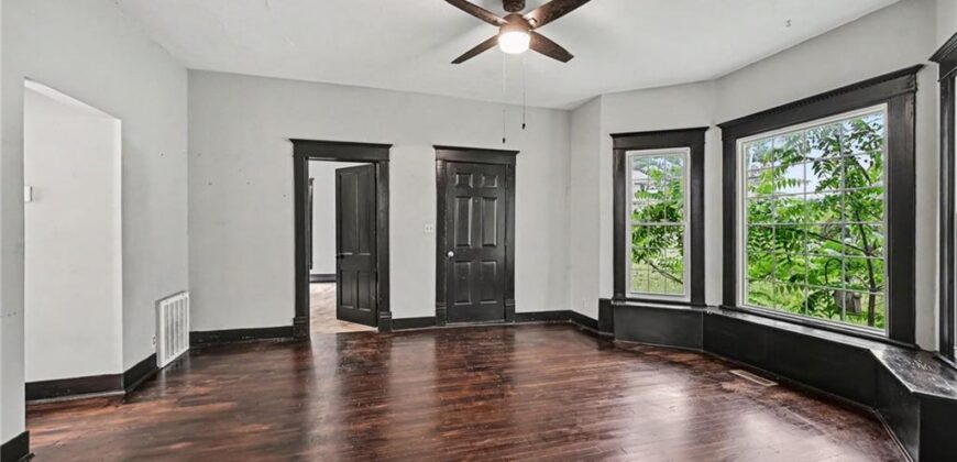 308 S Bridge Street, Smithville, MO 64089