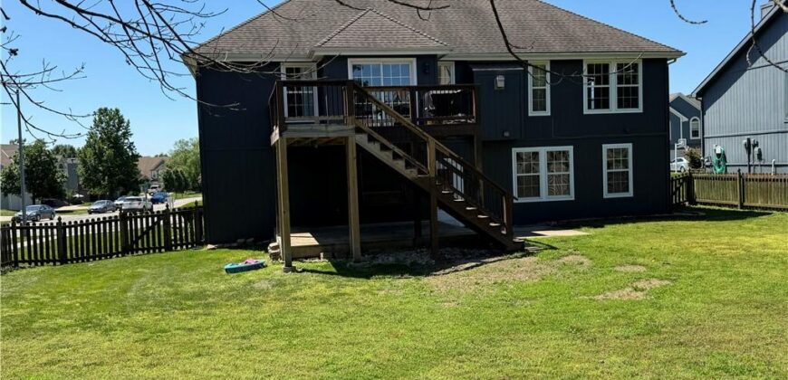 414 Donegal Drive, Smithville, MO 64089