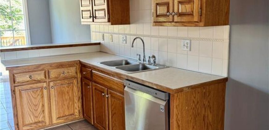 414 Donegal Drive, Smithville, MO 64089