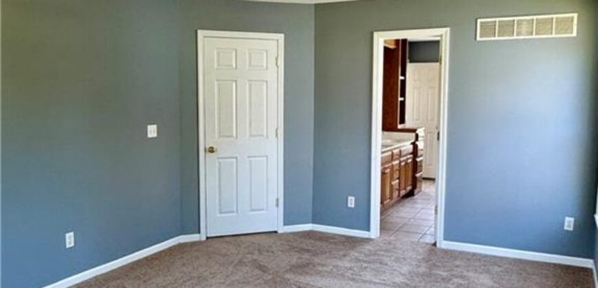 414 Donegal Drive, Smithville, MO 64089
