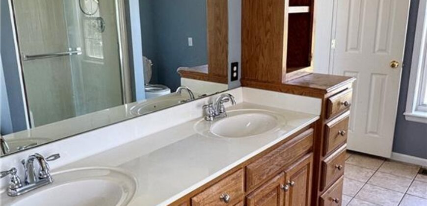 414 Donegal Drive, Smithville, MO 64089