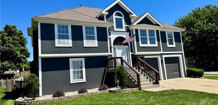 414 Donegal Drive, Smithville, MO 64089