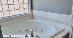 414 Donegal Drive, Smithville, MO 64089