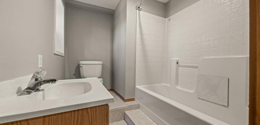 22 NW 101ST Place, Kansas City, MO 64155