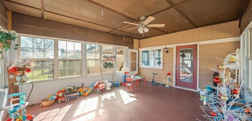 22 NW 101ST Place, Kansas City, MO 64155