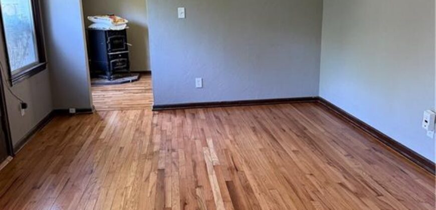 1325 NE Marvin Court, Kansas City, MO 64118