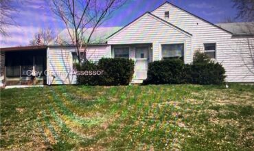1325 NE Marvin Court, Kansas City, MO 64118