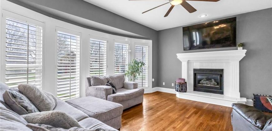 1327 Huntington Drive, Liberty, MO 64068