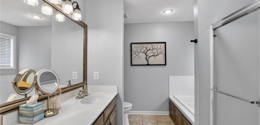 4728 NW 92 Street, Kansas City, MO 64154