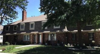 8311 NW Waukomis Drive, Kansas City, MO 64151