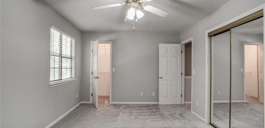 140 Stonebridge Lane, Smithville, MO 64089