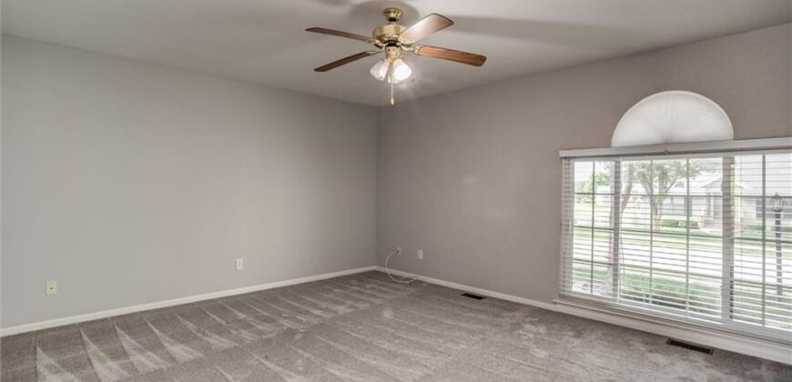 140 Stonebridge Lane, Smithville, MO 64089