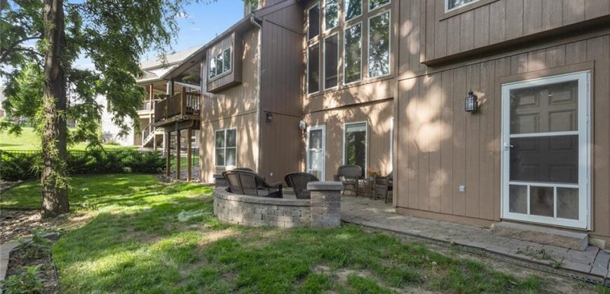 6180 N Nevada Avenue, Parkville, MO 64152