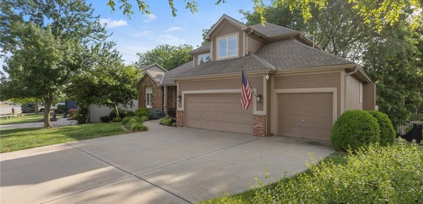 6180 N Nevada Avenue, Parkville, MO 64152