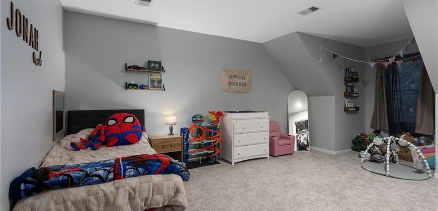 6902 Michael Lane, Pleasant Valley, MO 64068