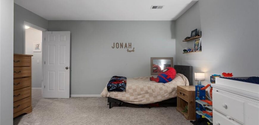 6902 Michael Lane, Pleasant Valley, MO 64068